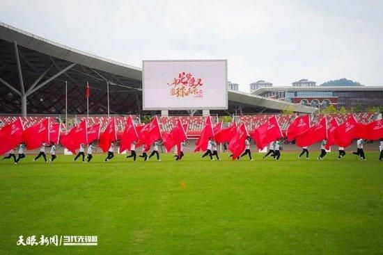 照片显示，埃里克森已经重返训练场。